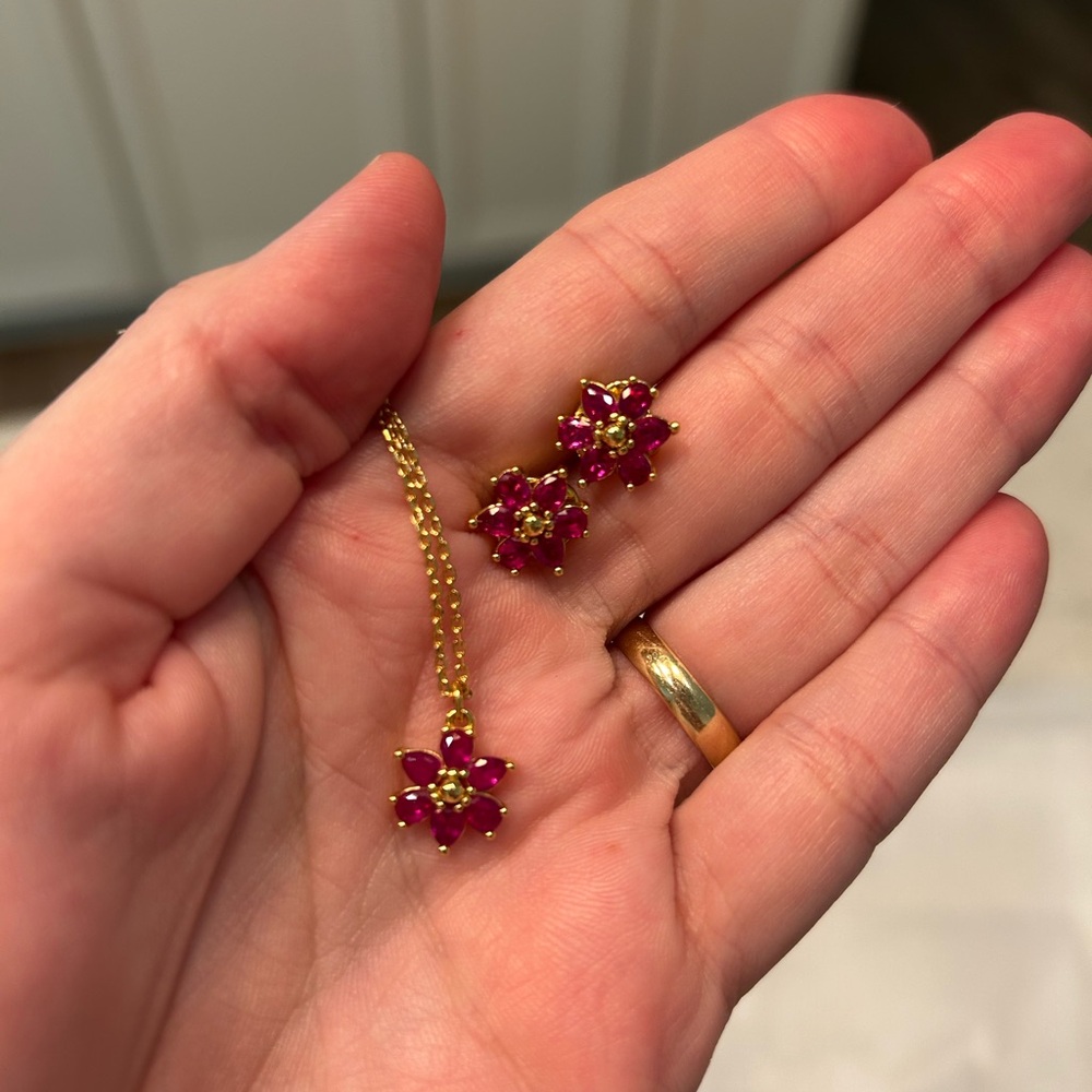 Kate Spade First Bloom Pendant And Studs Set